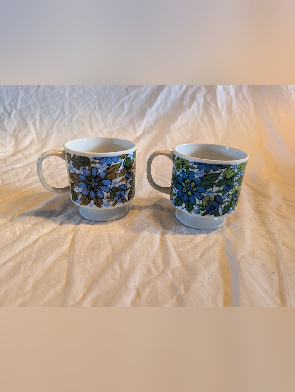2/40$ Vintage Floral Pedestal Mugs in Blue and Green - Pair